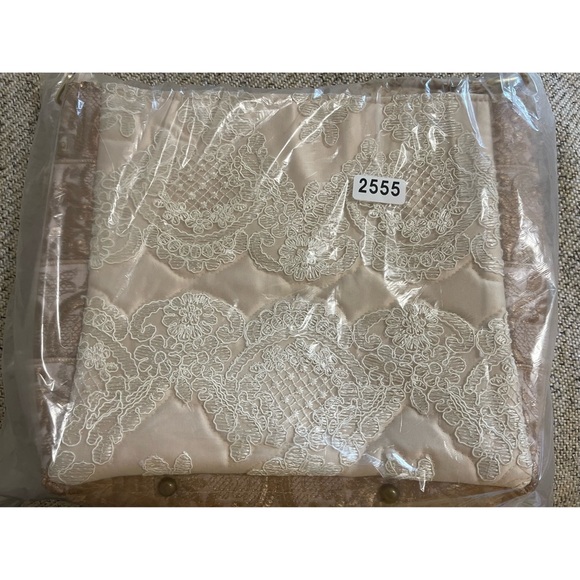 Hand Crafted Boho and Lace Neutral Colors Crossbody Purse NEW - Picture 10 of 10